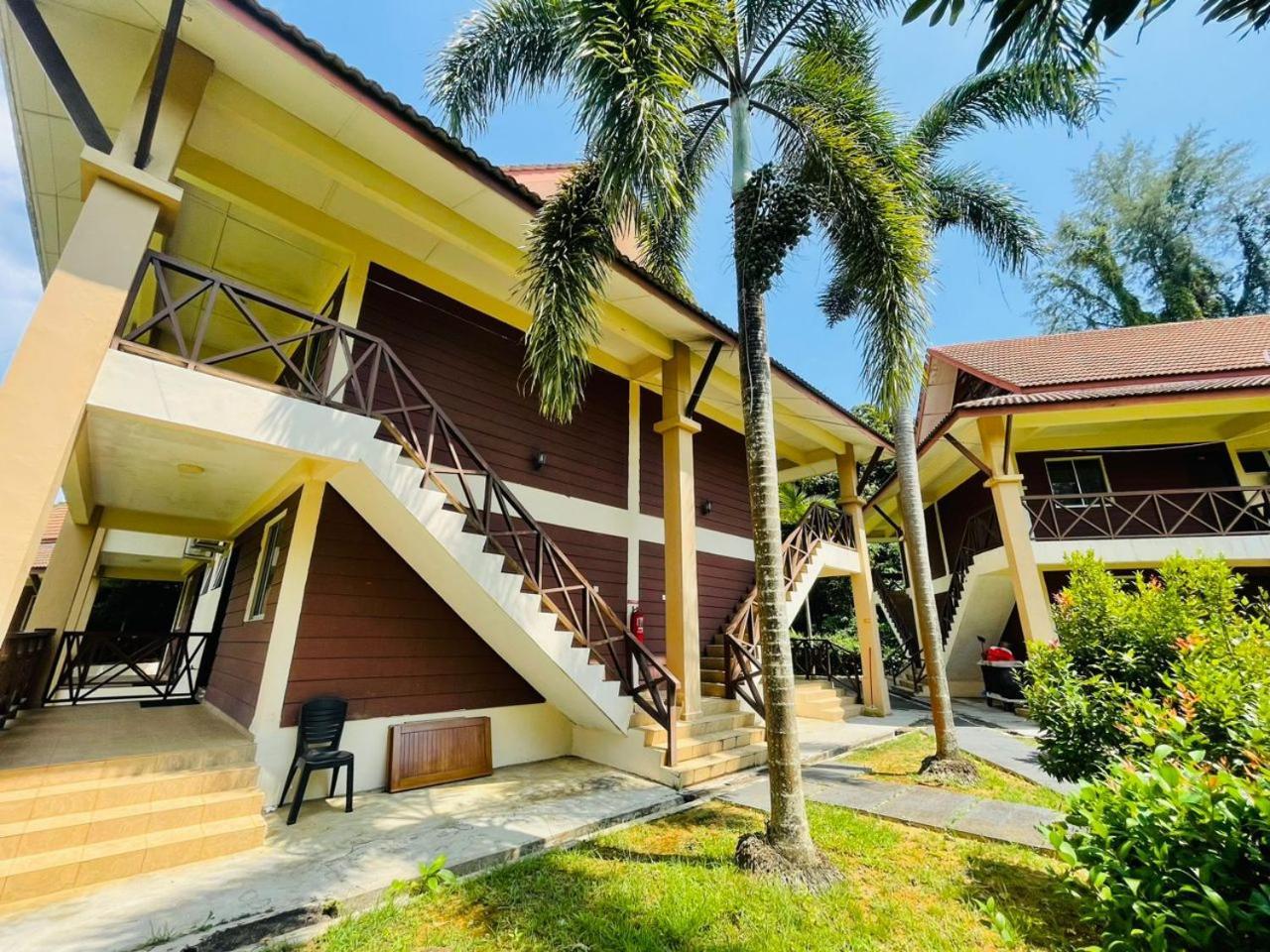 Rompin Beach Resorts Kuala Rompin Exteriör bild